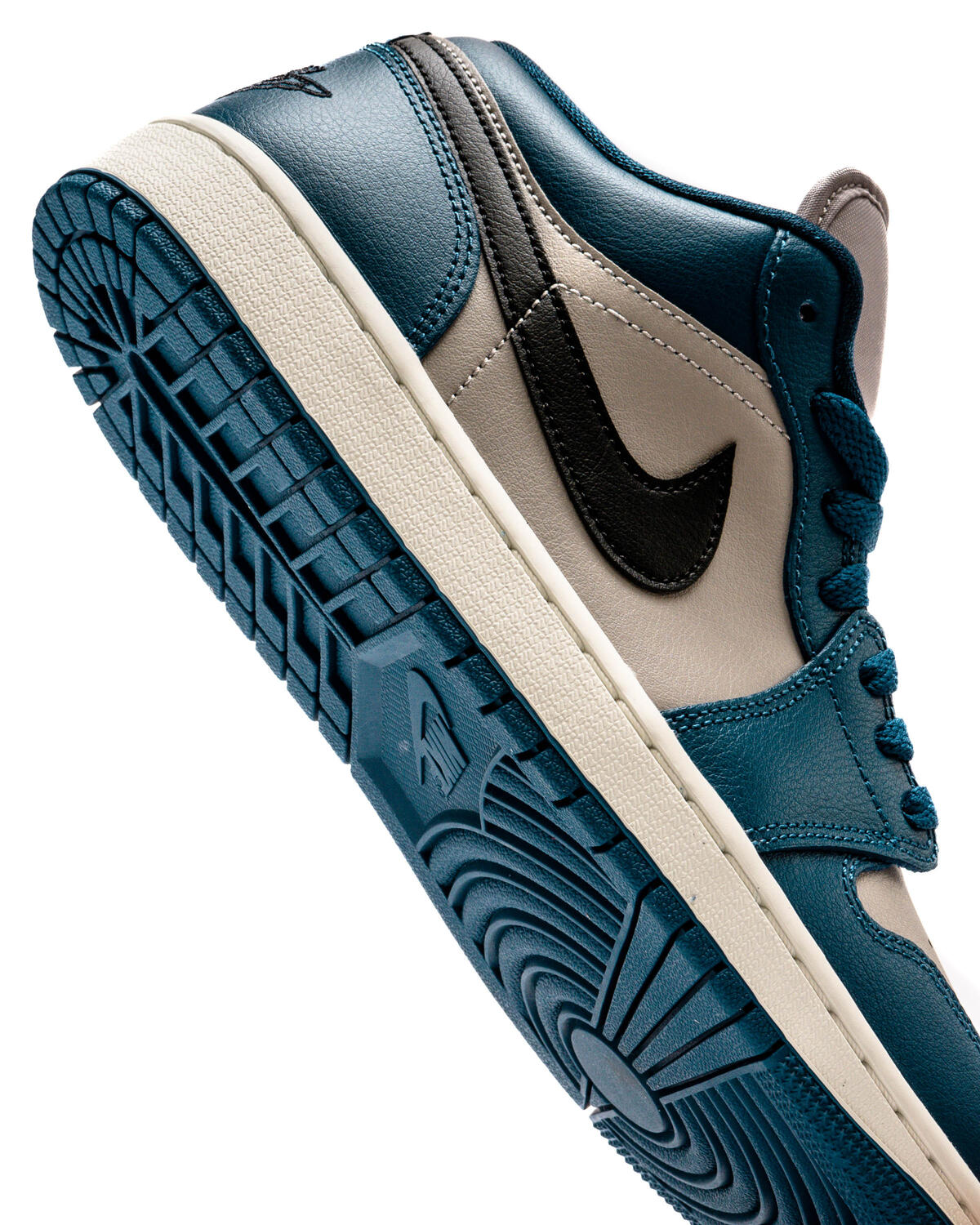 wmns air jordan 1 low grey